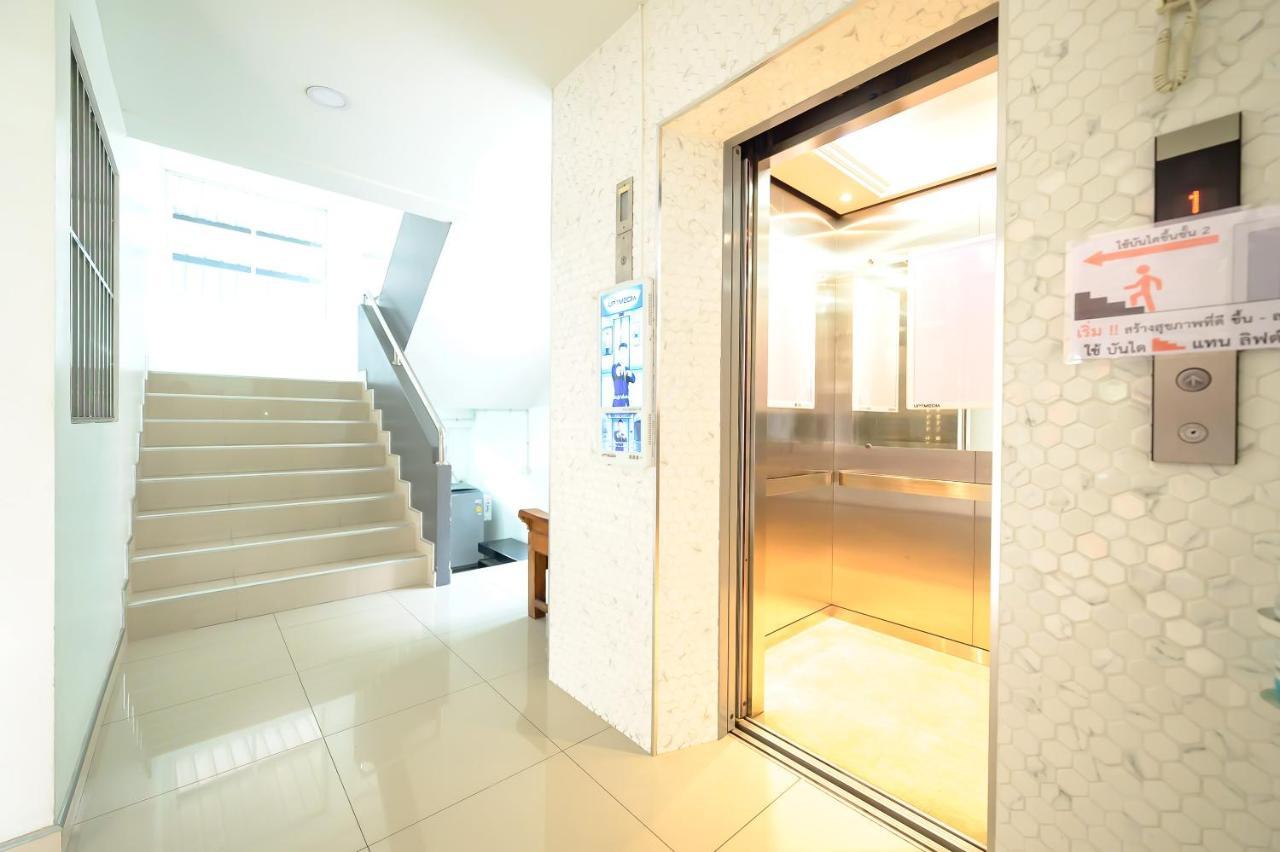The Living Block Hotel Bangkok Exterior photo