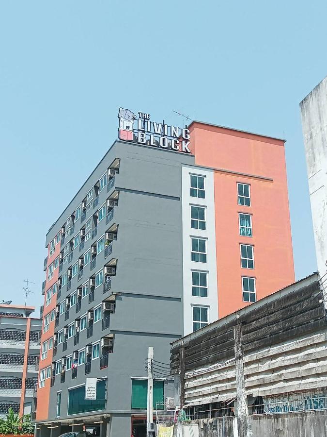 The Living Block Hotel Bangkok Exterior photo