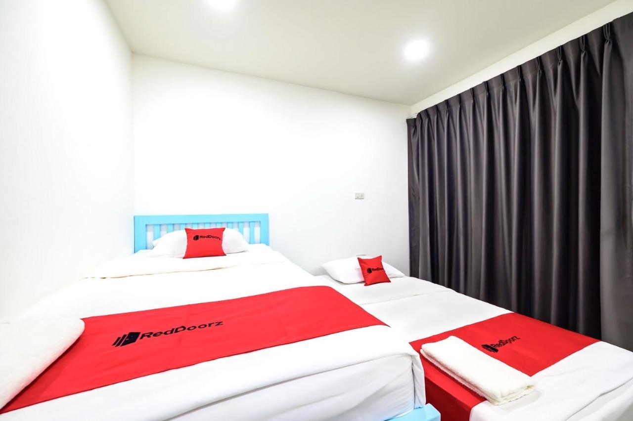 The Living Block Hotel Bangkok Exterior photo