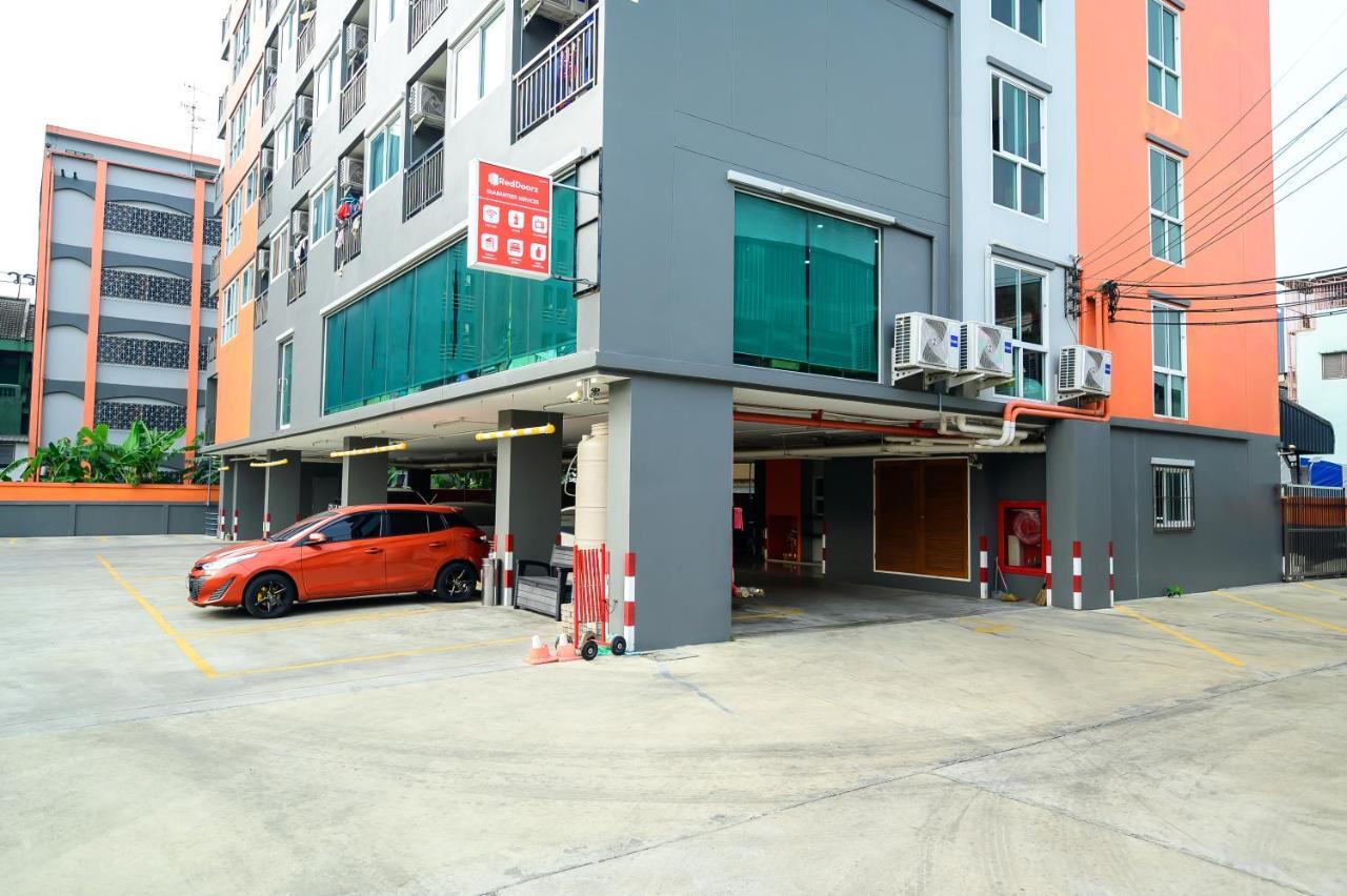 The Living Block Hotel Bangkok Exterior photo