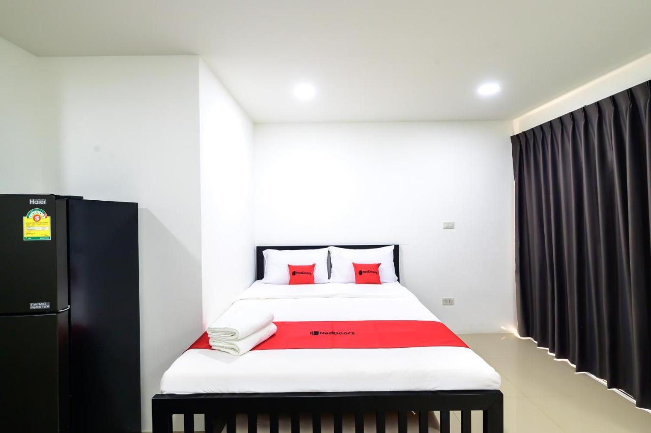 The Living Block Hotel Bangkok Exterior photo